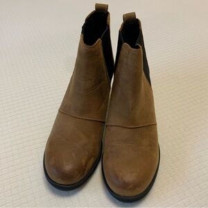 Sorel tan leather wedge boots from